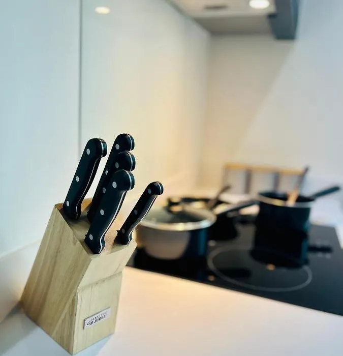 Stylish Studio Apartment Near To Old Trafford Stadium-1